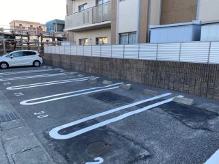 愛知県　岡崎市　マンション駐車場　塗替え工事